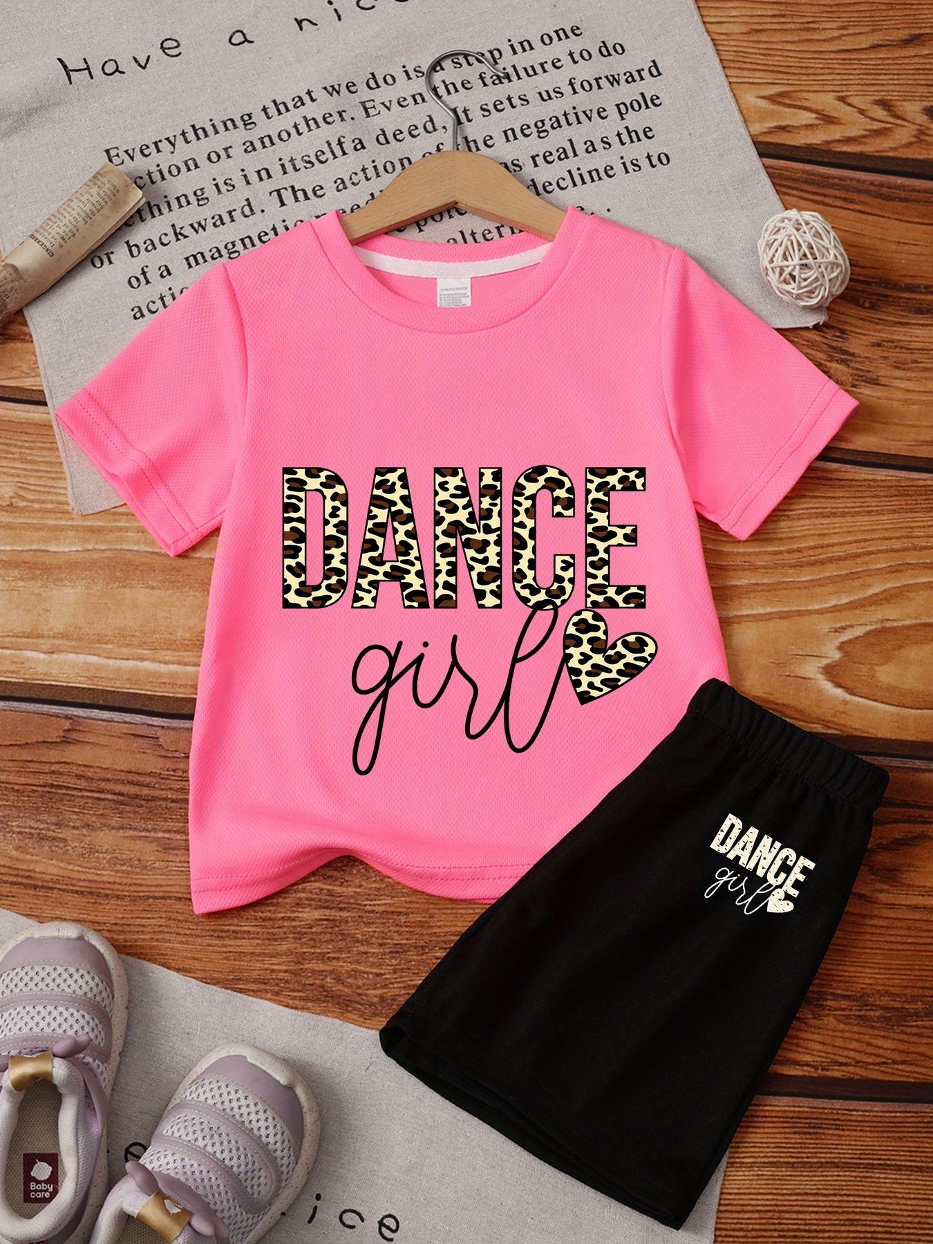 Girls "DANCE GIRL" Fun Leopard Print Letter T-Shirt And Shorts 2Pcss Set Casual Outfit Round Neck Short Sleeve Top And Elastic Waist Shorts 2Pcss Summer Home Comfortable T-Shirt Set, for Outdoor