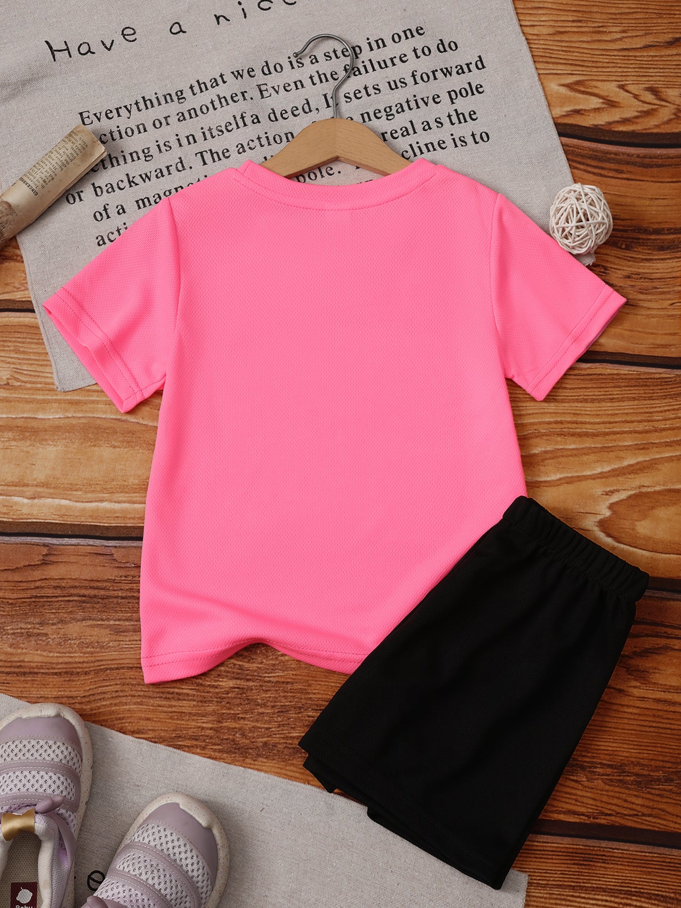Girls "DANCE GIRL" Fun Leopard Print Letter T-Shirt And Shorts 2Pcss Set Casual Outfit Round Neck Short Sleeve Top And Elastic Waist Shorts 2Pcss Summer Home Comfortable T-Shirt Set, for Outdoor