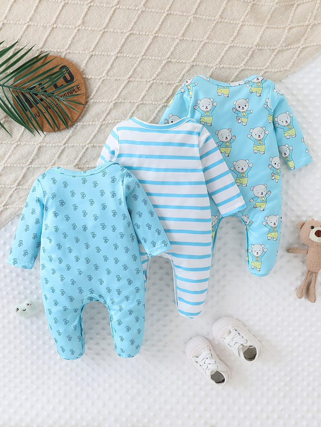 3pcs Baby Boy Footed Romper One-Piece Suit Three-Layer Love Heart Striped Random Print Cute Cartoon Bear Print Long Sleeve Button Design Bodysuit Four Seasons Wear Soft And Comfortable Fabric Baby Christening Gown, for Outdoor