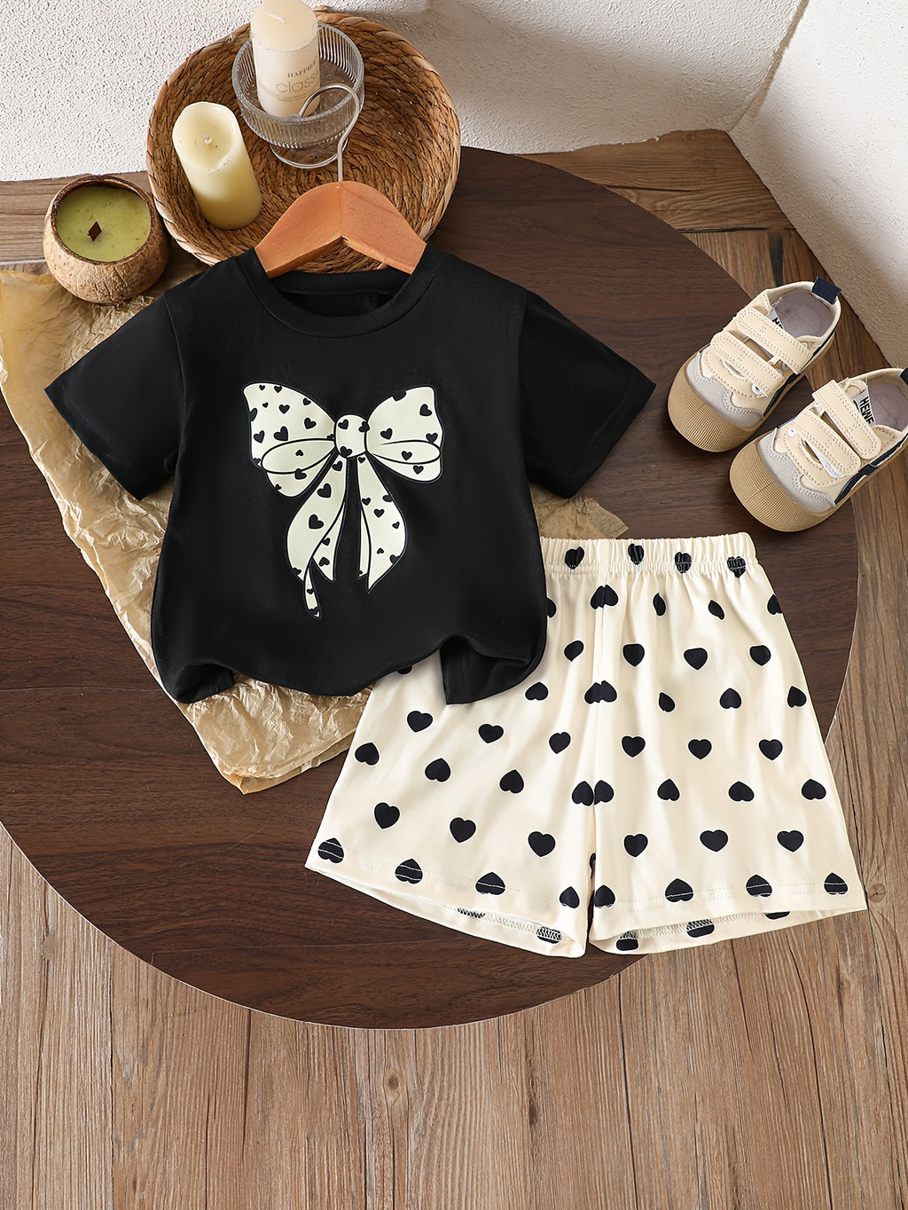 1- Infant Girls Heart Bow Print Short Sleeve And Heart All-Over Print Shorts 2pcs Set, Suitable for Spring Summer Outdoor Leisure Sports, Children'S Gift, for Outdoor