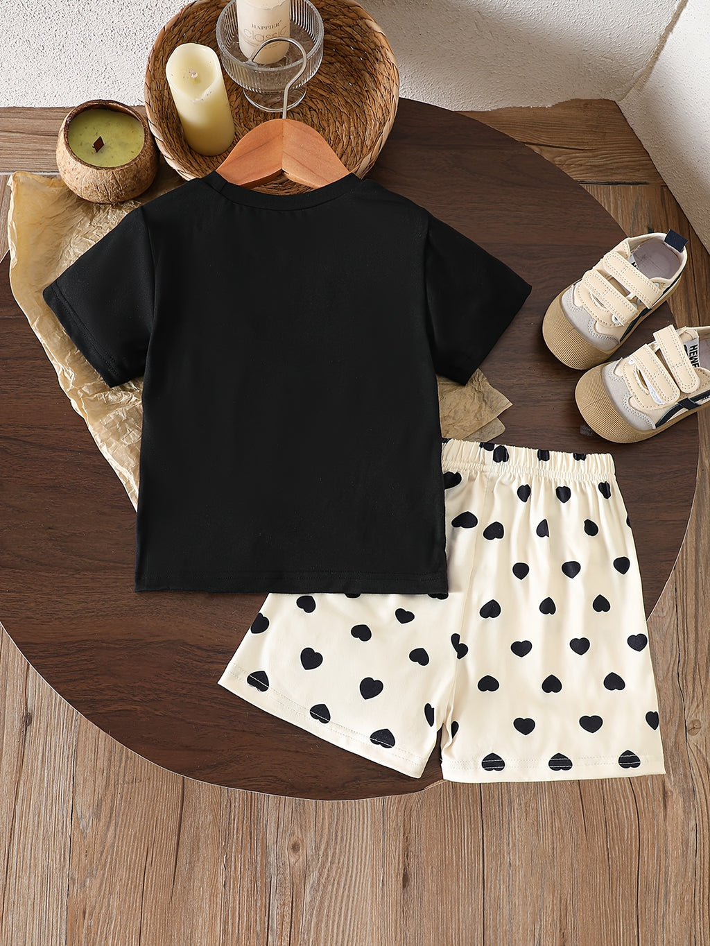 1- Infant Girls Heart Bow Print Short Sleeve And Heart All-Over Print Shorts 2pcs Set, Suitable for Spring Summer Outdoor Leisure Sports, Children'S Gift, for Outdoor