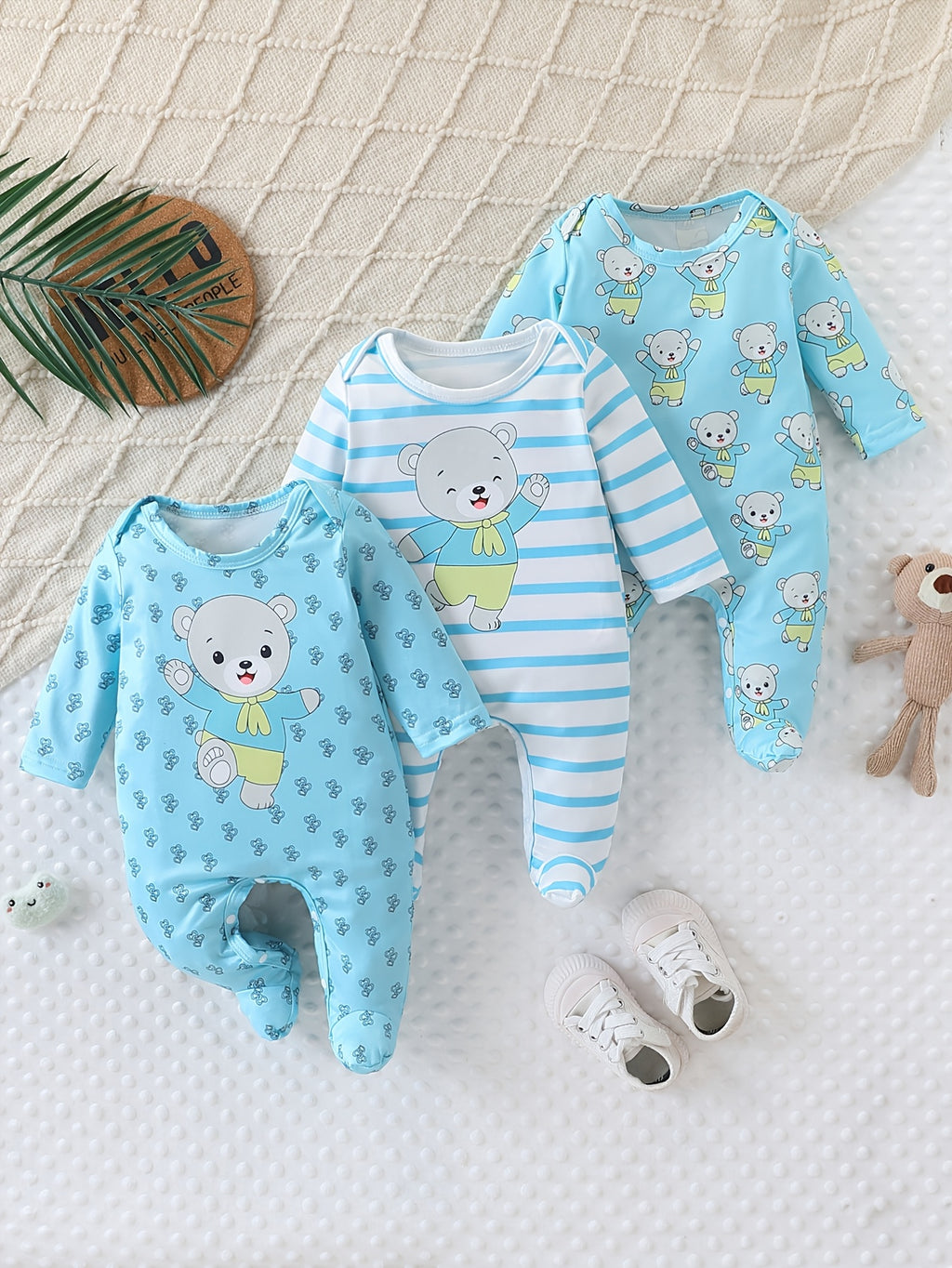 3pcs Baby Boy Footed Romper One-Piece Suit Three-Layer Love Heart Striped Random Print Cute Cartoon Bear Print Long Sleeve Button Design Bodysuit Four Seasons Wear Soft And Comfortable Fabric Baby Christening Gown, for Outdoor