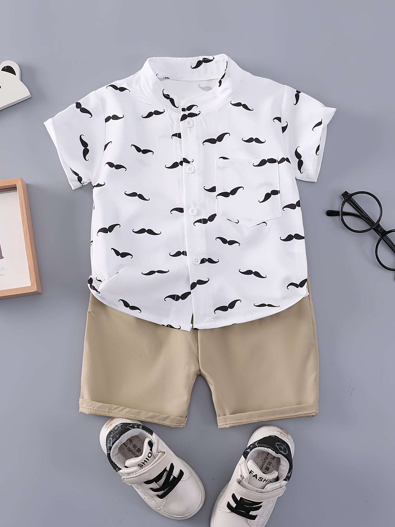 All-Over Print Upturned Mustache White Short-Sleeved Shirt Set, for Outdoor