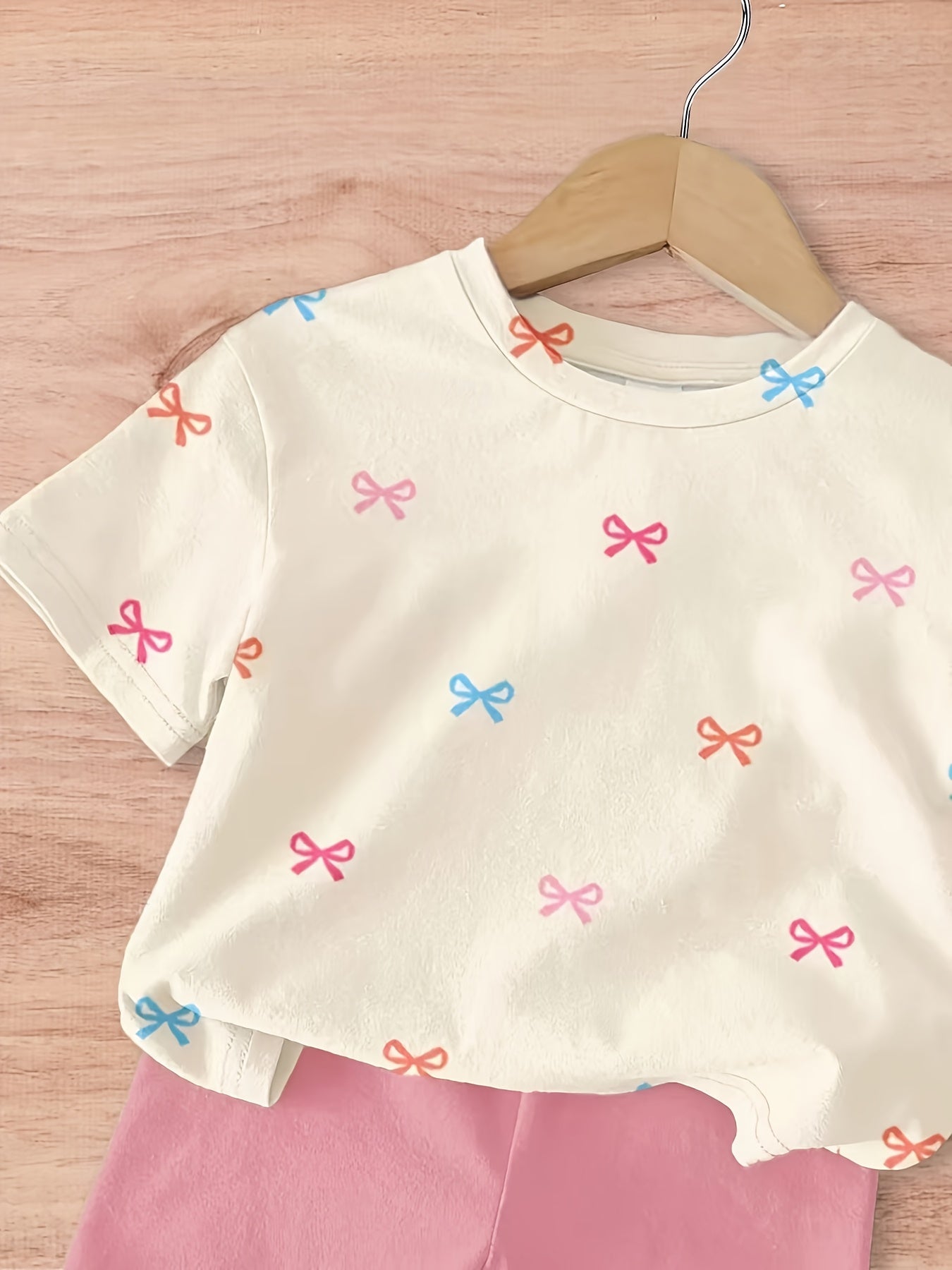 Conjunto casual de verano para bebé, adecuado para 6 meses - 3 años, top estampado multicolor de manga corta con cuello redondo y shorts a juego