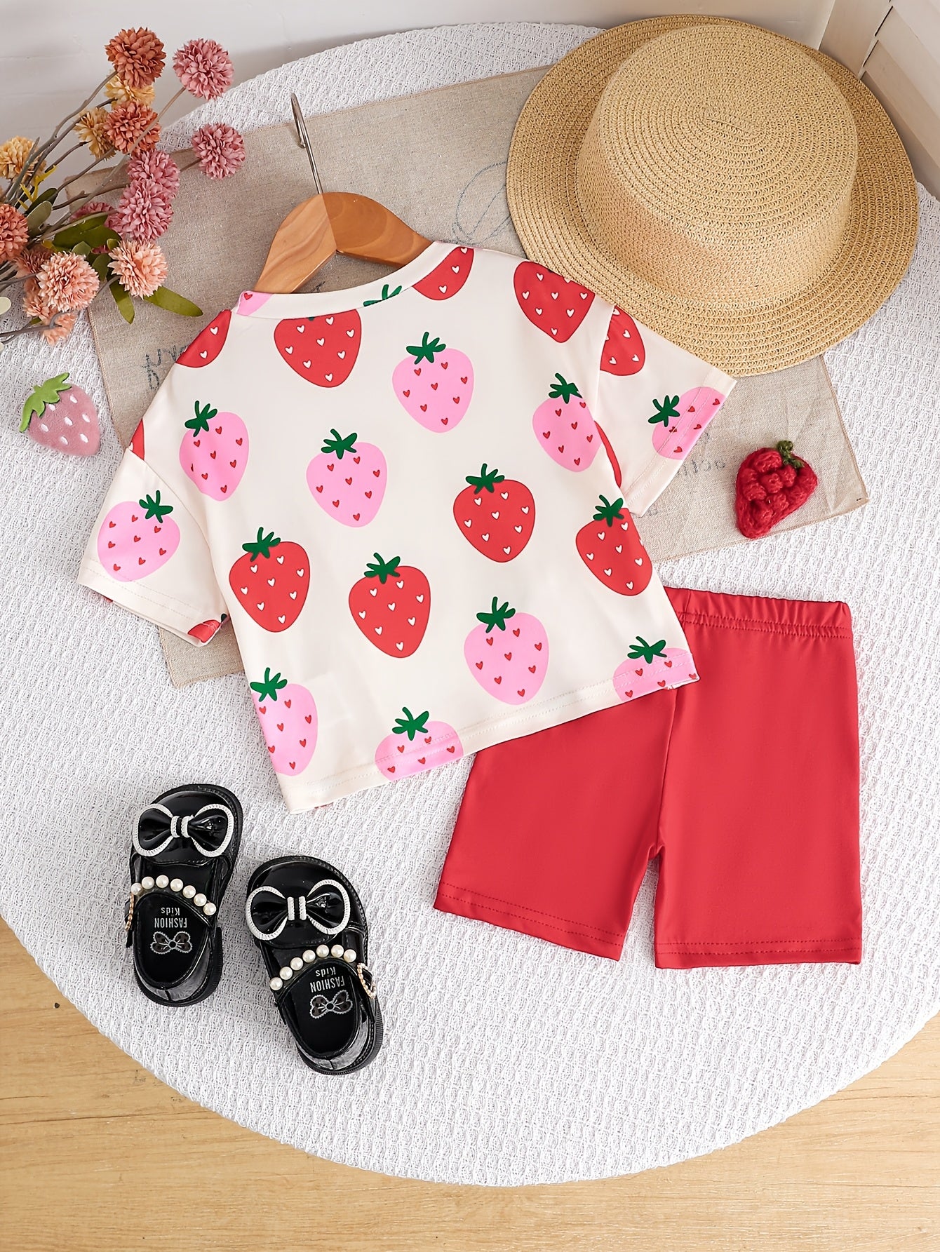 2pcs Set for Girls Ages 1-6, Casual and Cute Summer Strawberry Fruit Print T-Shirt and Leggings Set, Suitable for Daily Wear, Vacations, and Outings, Y2K Style, Comfortable for Kids, Children's Spring and Autumn Fashion, Girls' Fruit Shorts Set