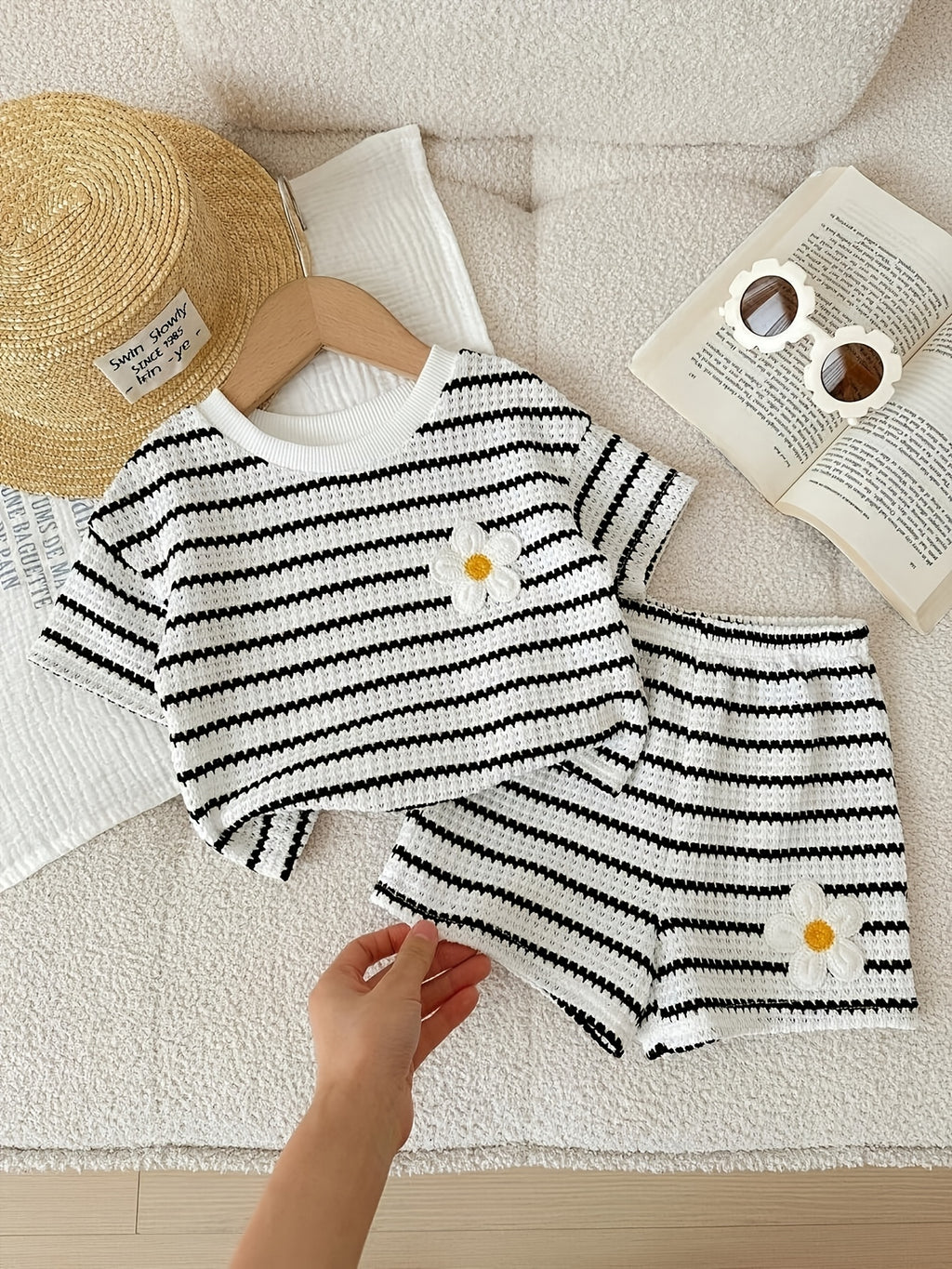 2pcs Set 1-6 Year Old Baby Girl Cute Casual Striped Patchwork Short-Sleeved T-Shirt And Elastic Waist Shorts Set, for Outdoor