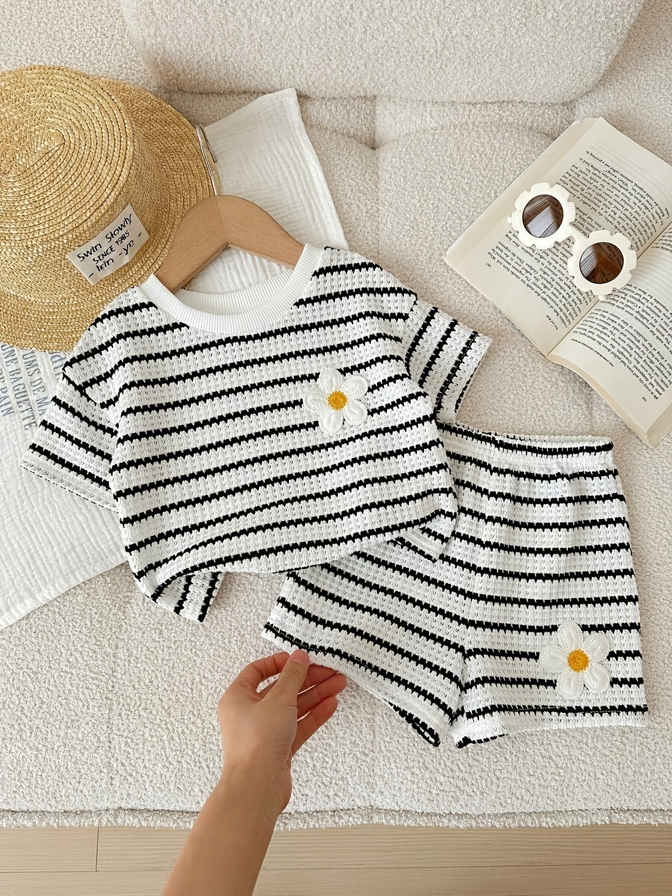 2pcs Set 1-6 Year Old Baby Girl Cute Casual Striped Patchwork Short-Sleeved T-Shirt And Elastic Waist Shorts Set, for Outdoor